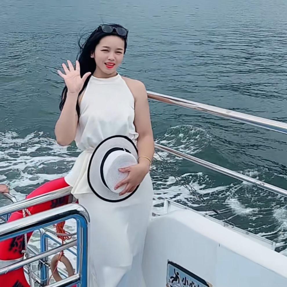 妹子吃喝玩乐