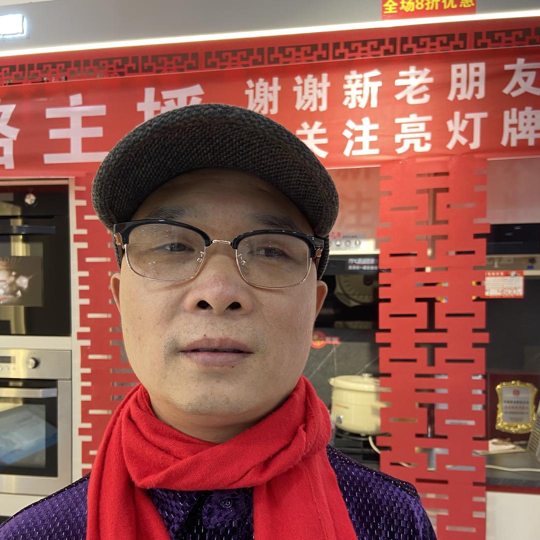 小彭首播每晚8点10分开播