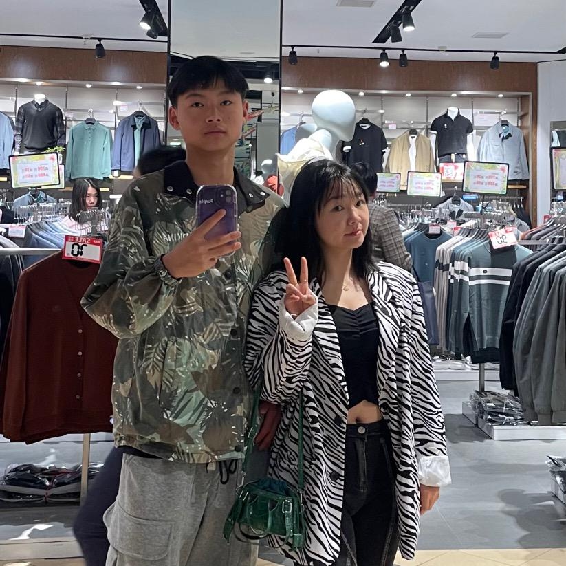 云云和飞宇😄