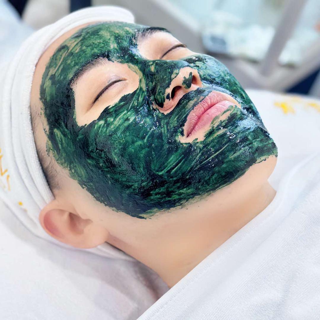 伊麗雪颜皮肤管理中心店长