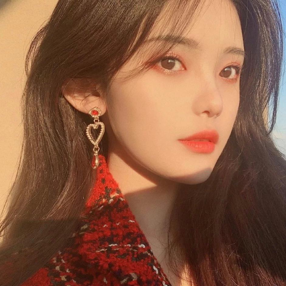 仙 儿🥒（腿贼长）