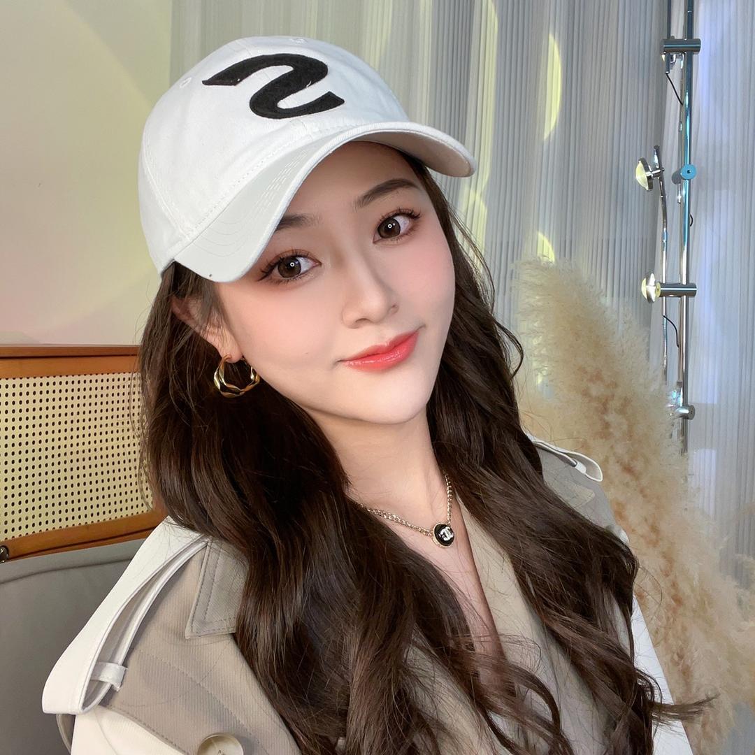 伊伊严选服饰穿搭