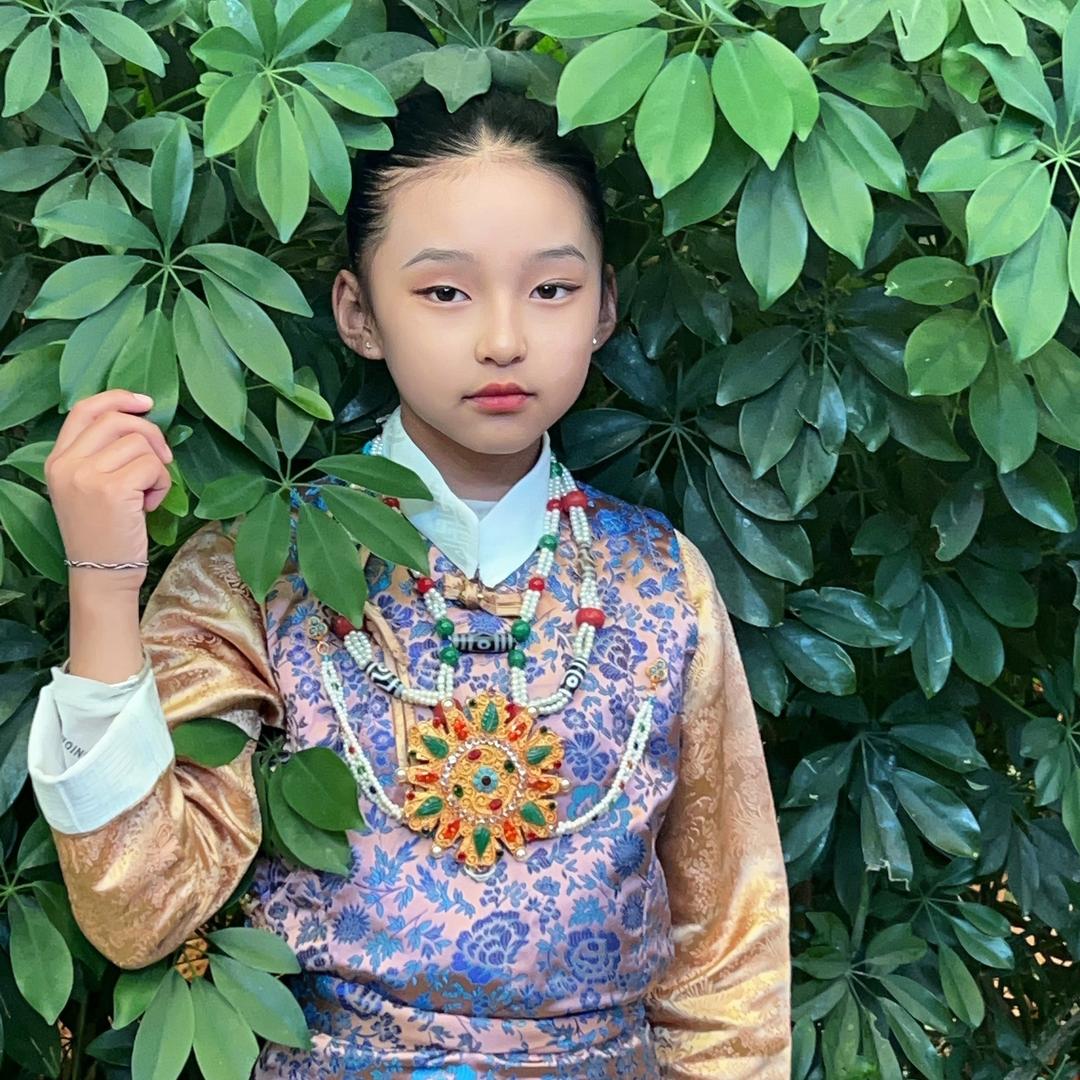 仓赛♛英色