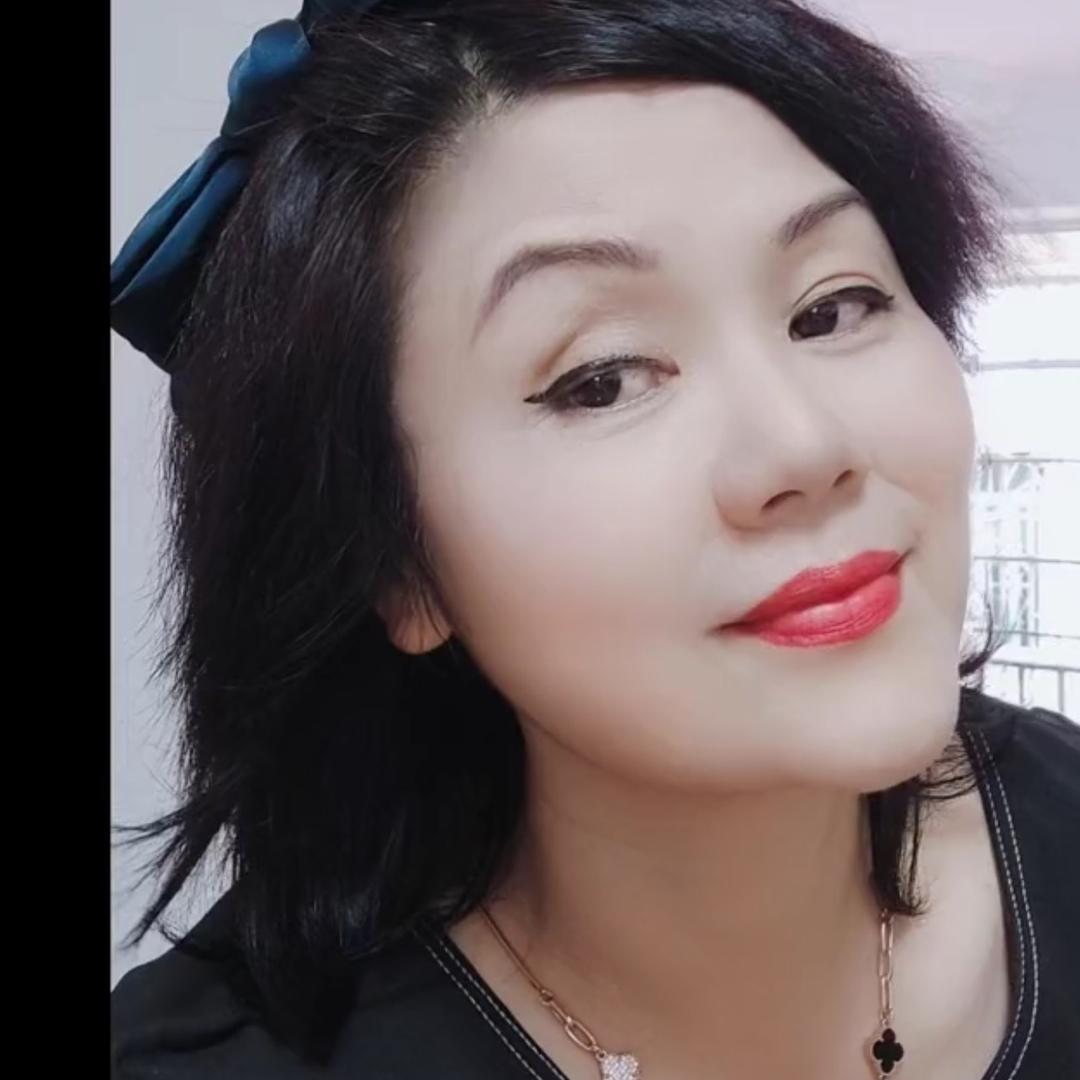 何佳人（绵绵情歌）