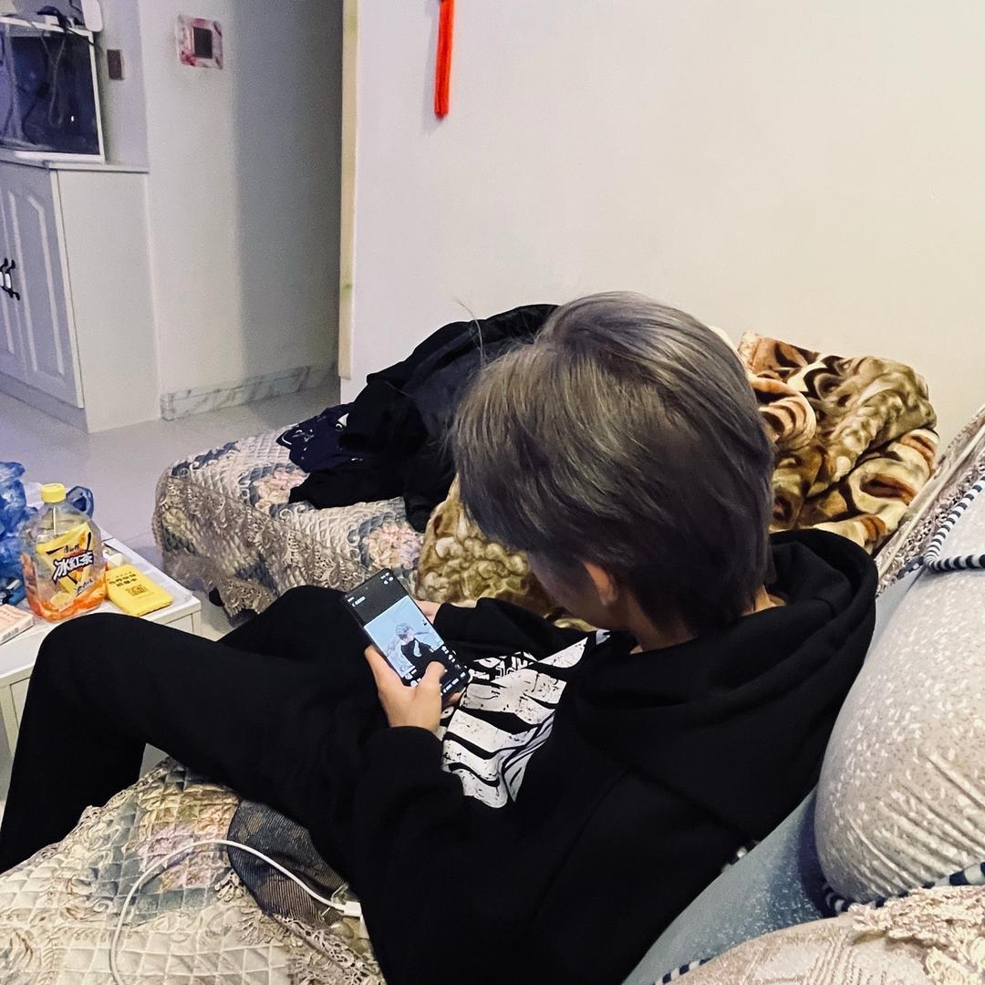 人傻嘴不甜长得不帅还没钱