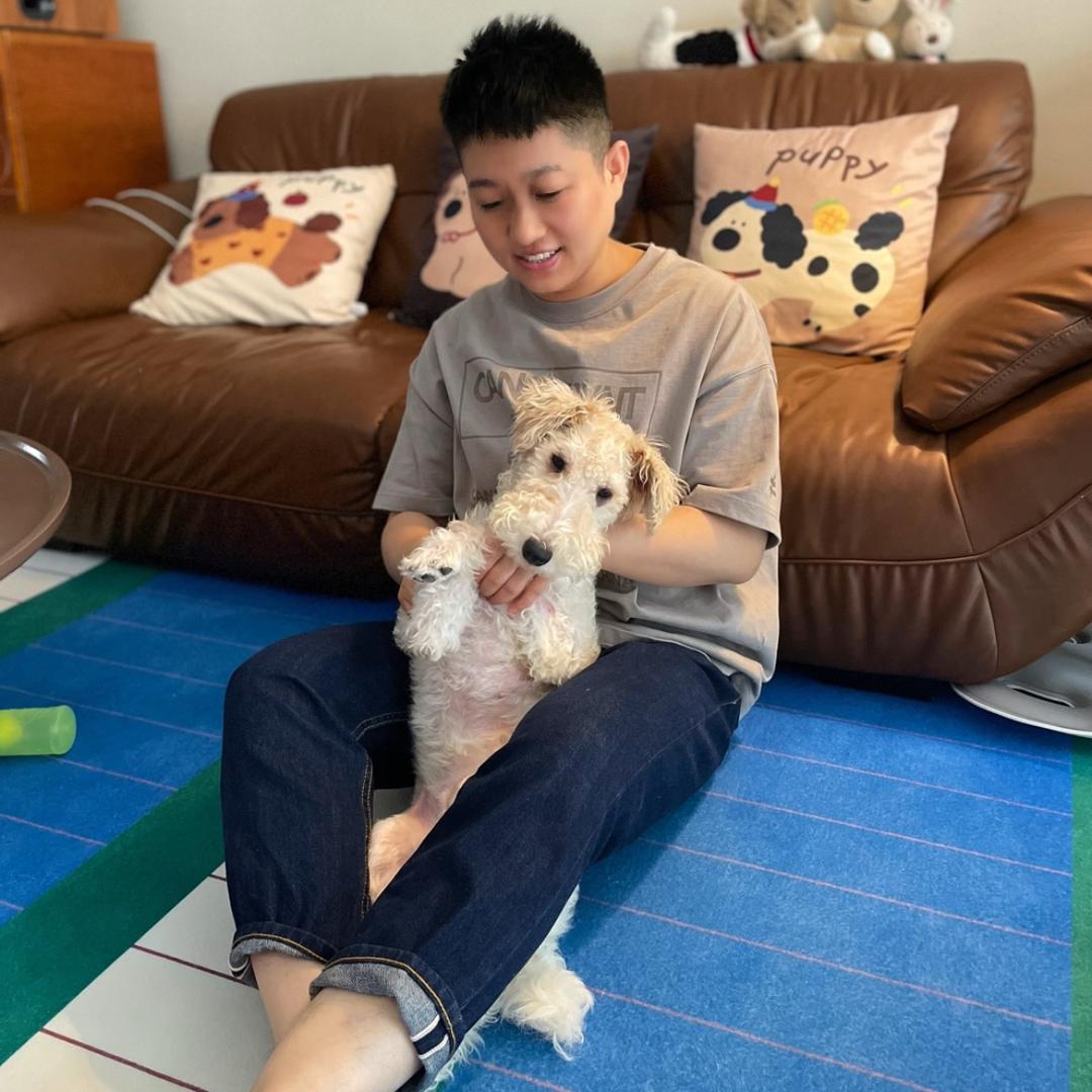 郑钱是女生