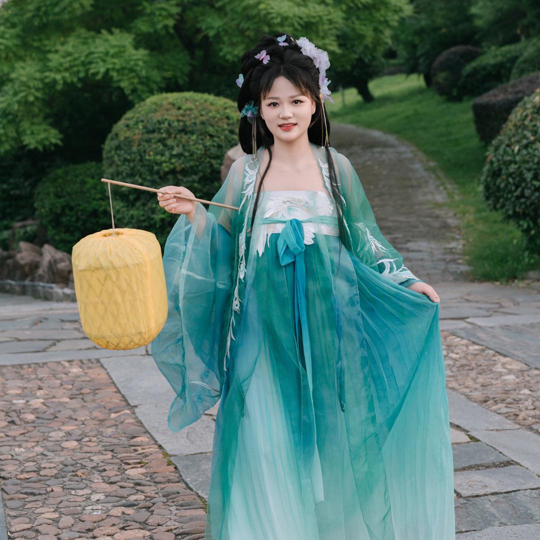 ℒᎭℯ⃝张显᭄💞温暖⁵²º🌿࿐