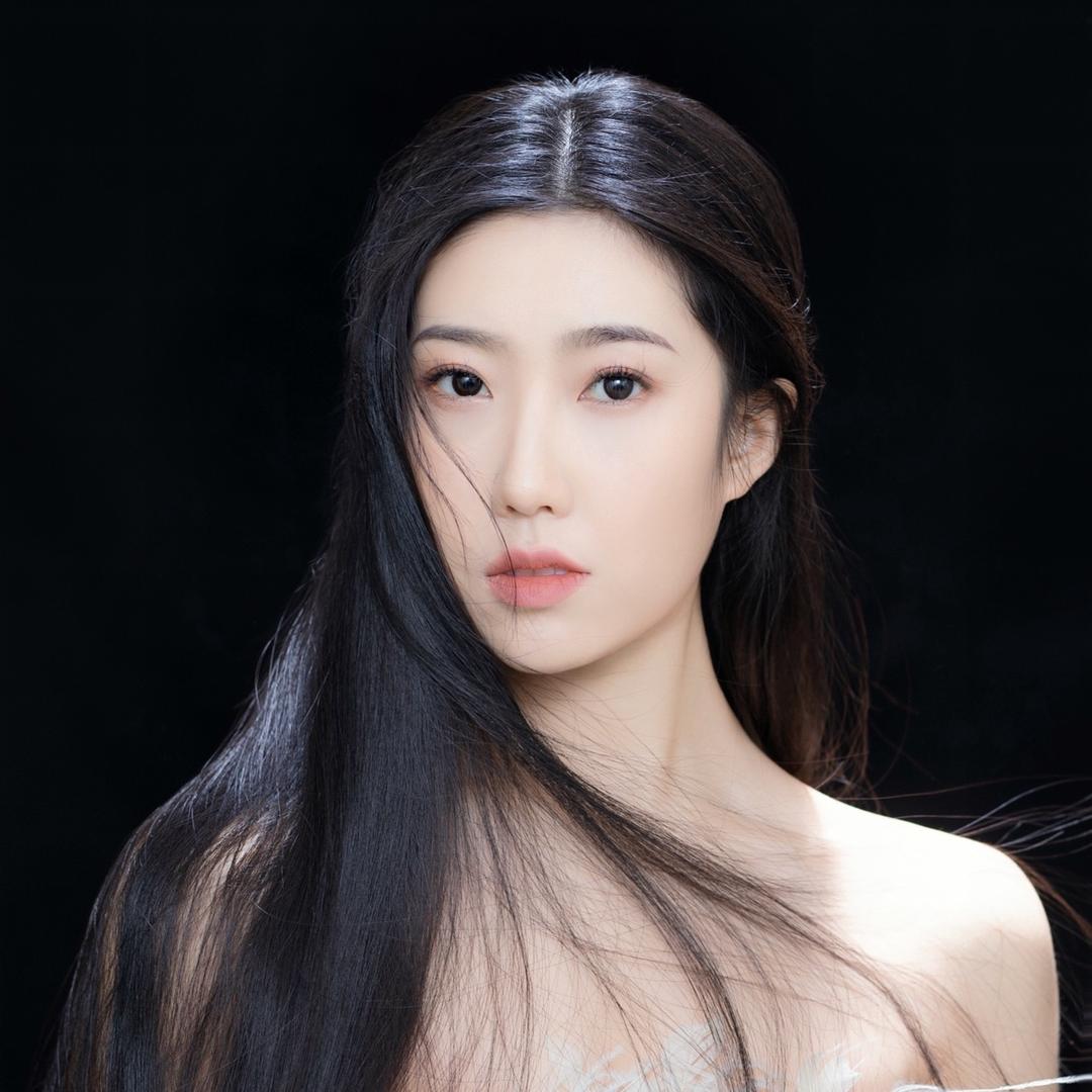 瑜伽白白