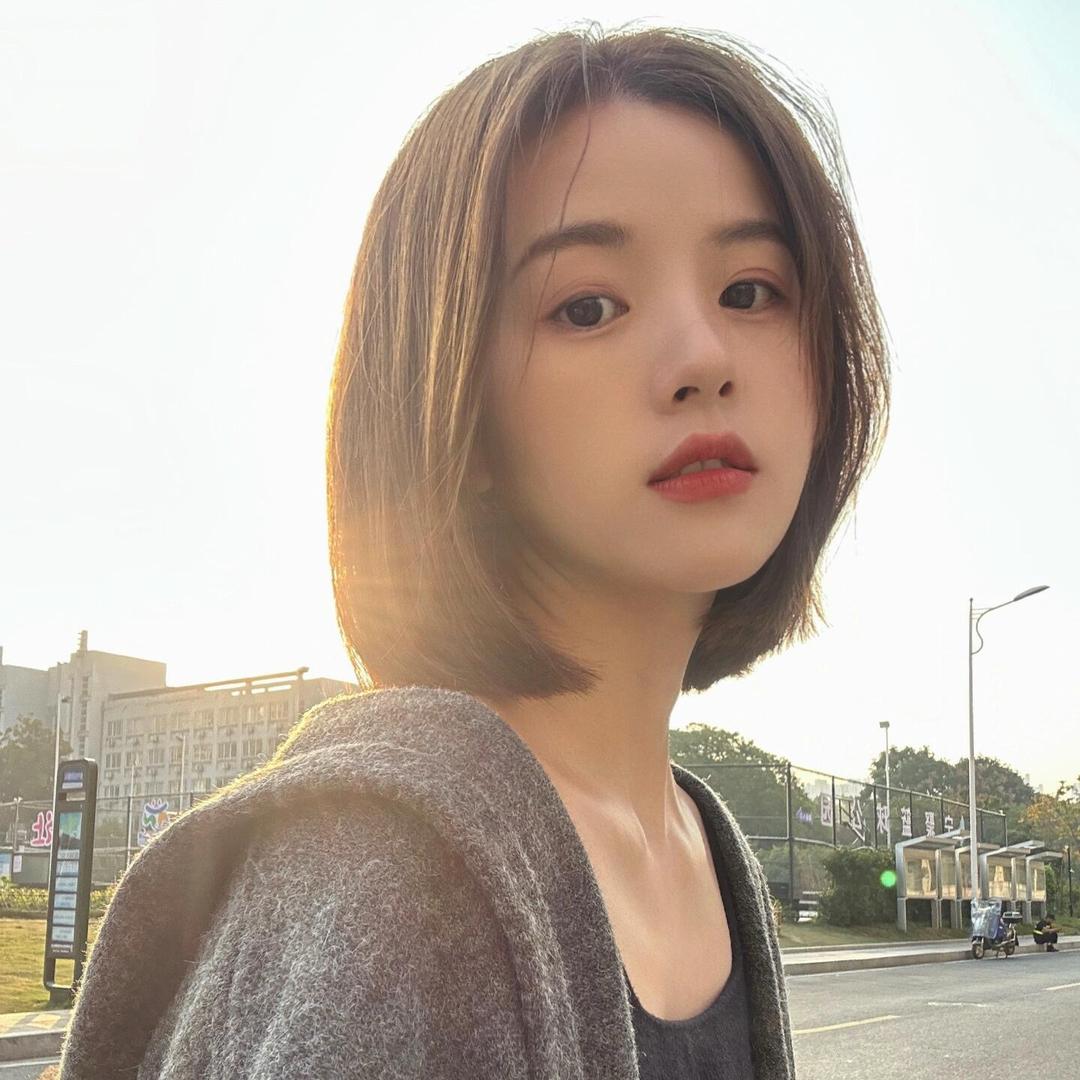 菠萝的小迷妹