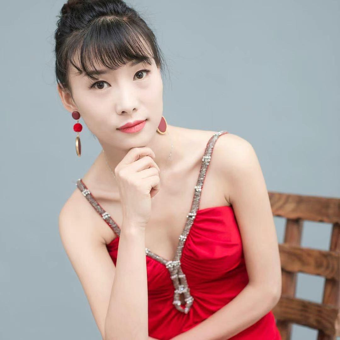 婷婷吖.
