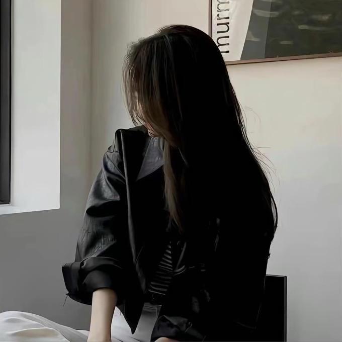 依依.