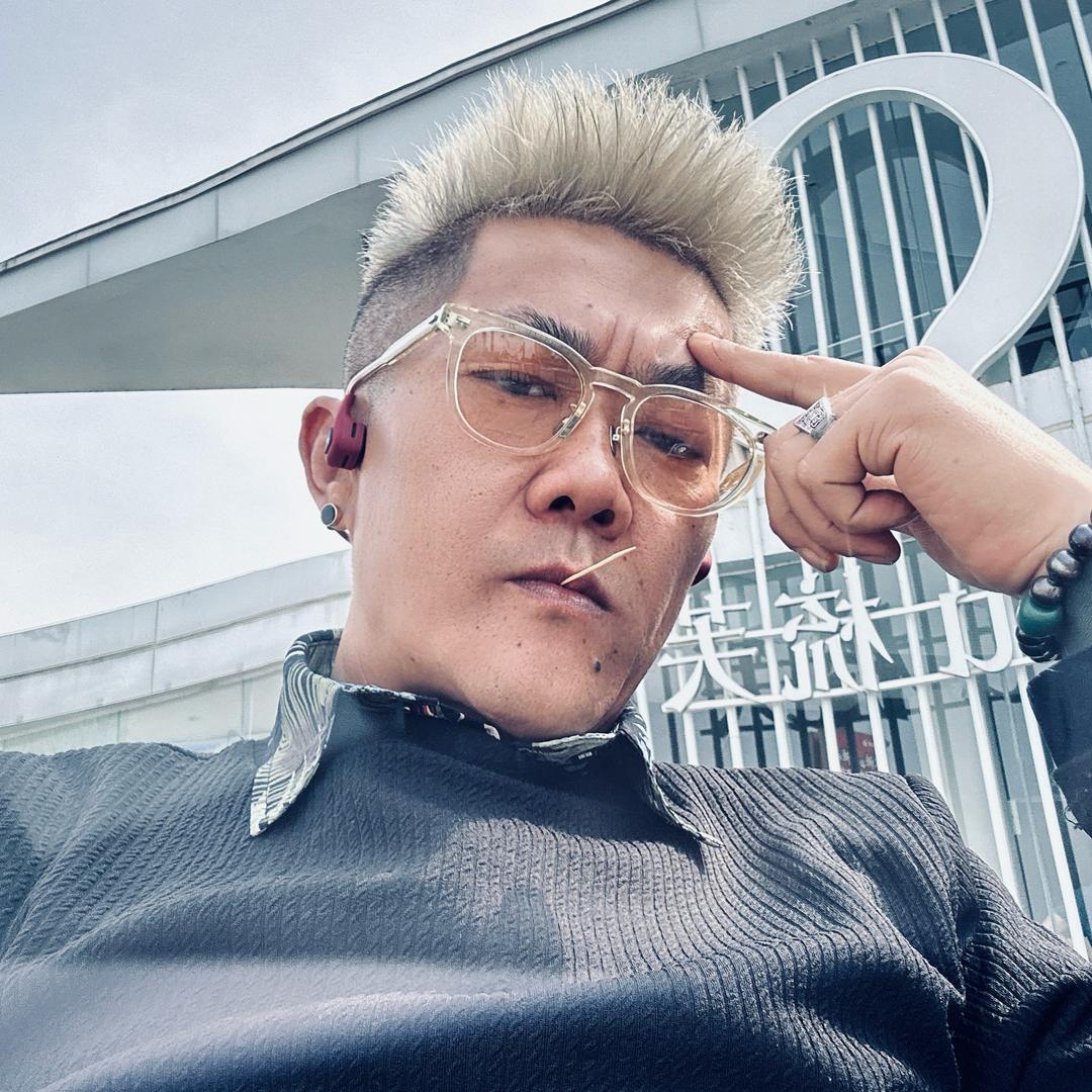 杨曙铖【Mr国】