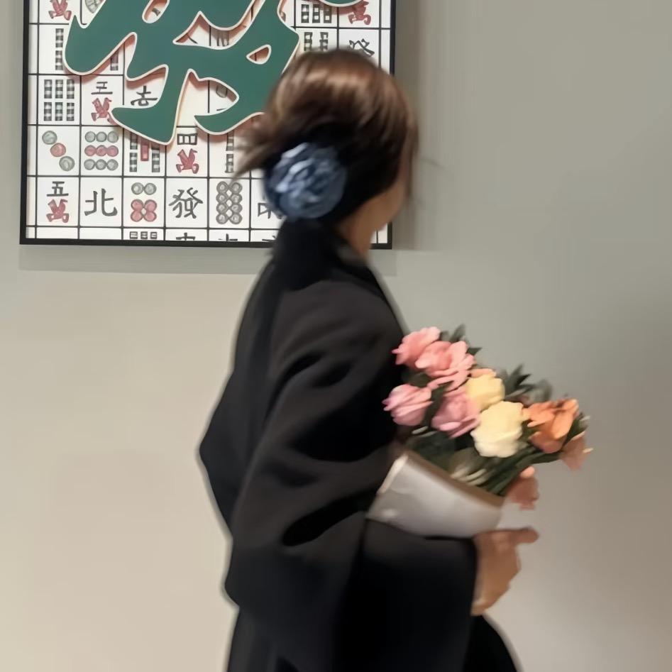 与辉童心