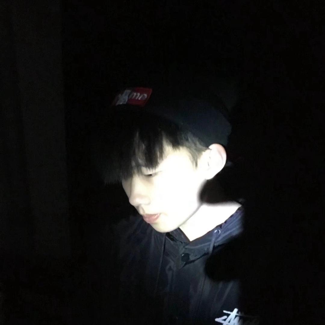 喜欢在舞台上拉屎🎙️