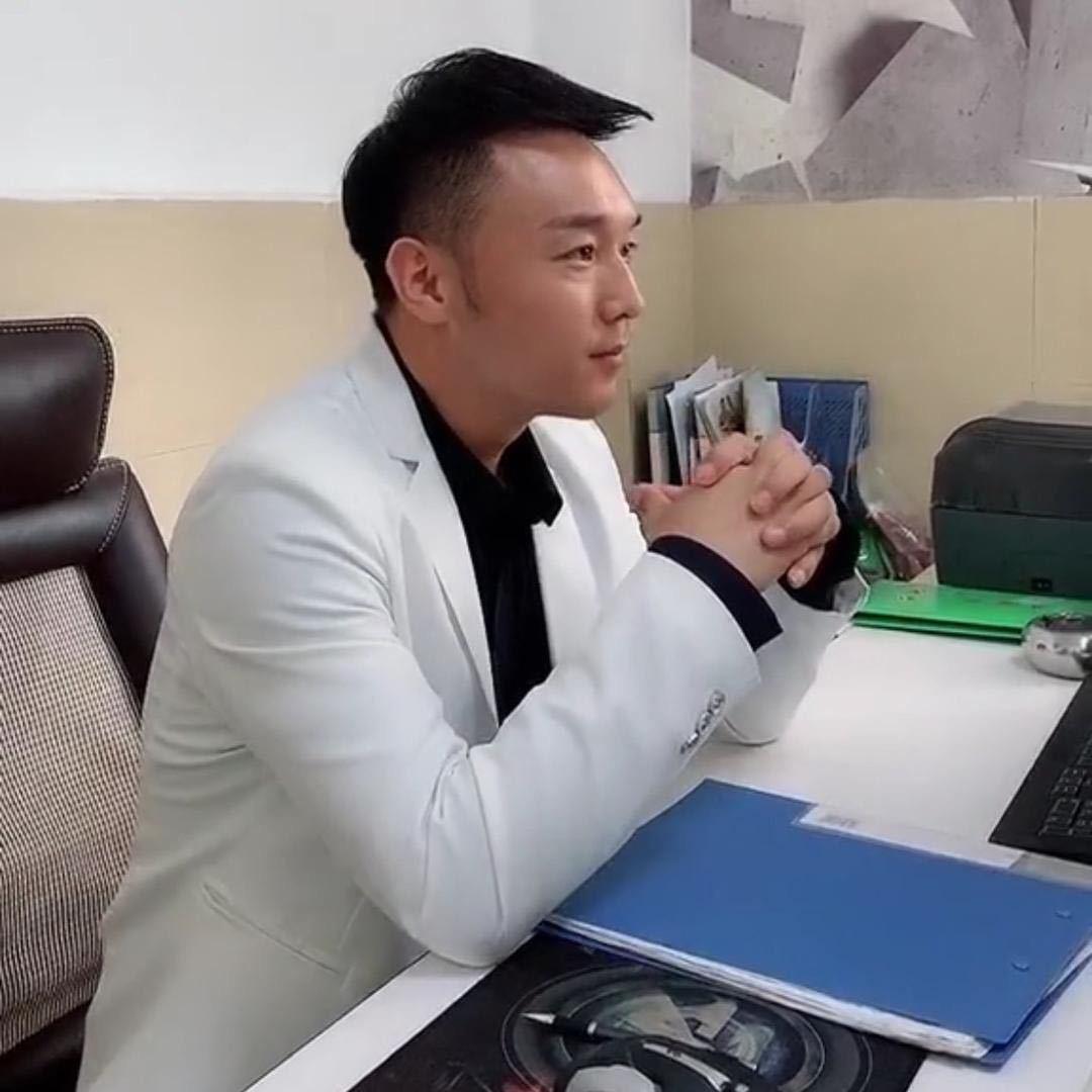 如彦精品男装