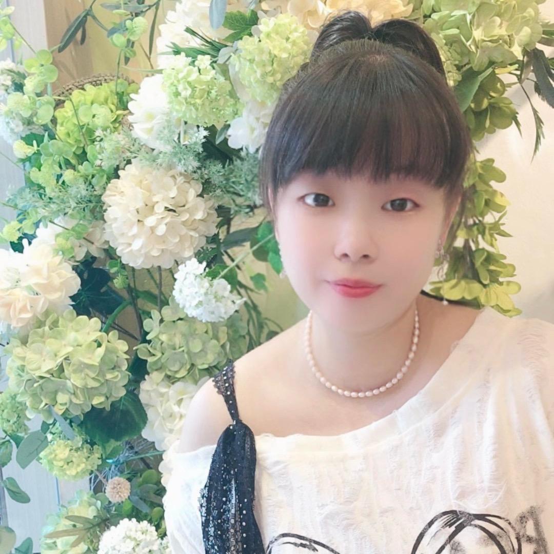 肖旎子潮服