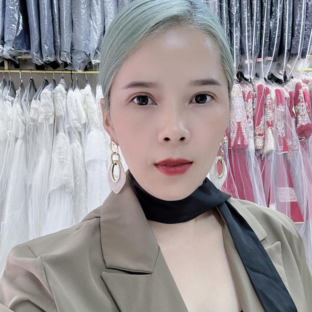 锐锐婚纱礼服馆@晨晨