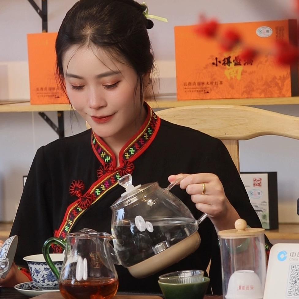 茶晓满
