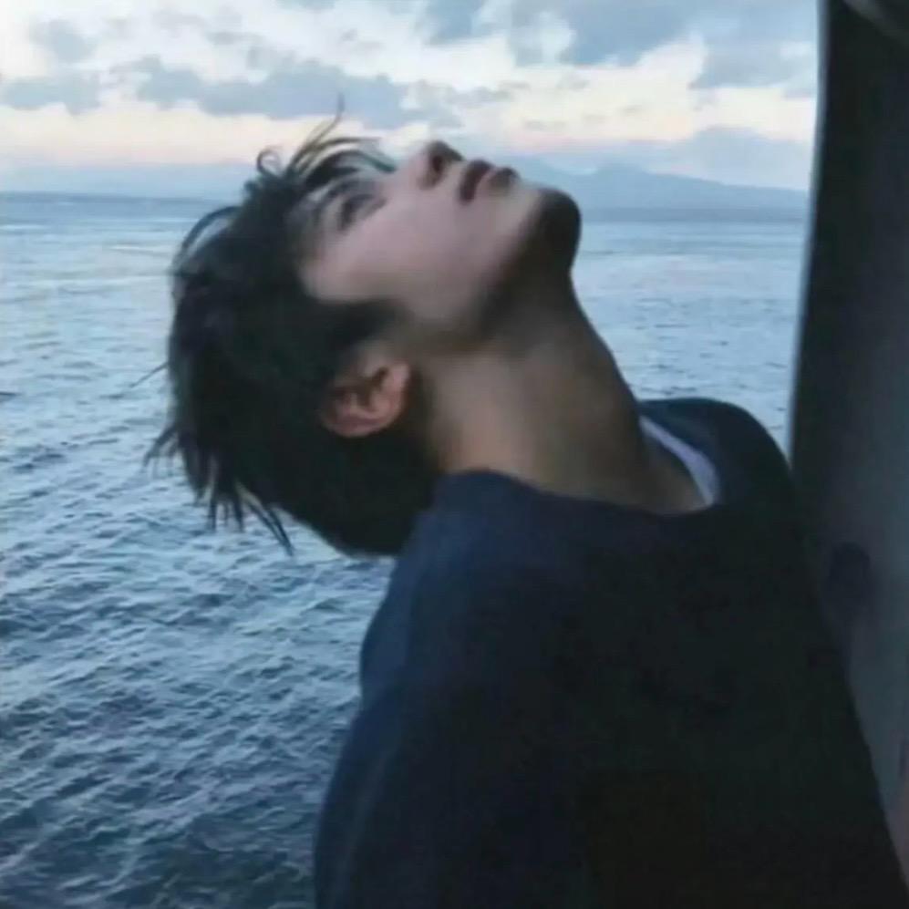 也也