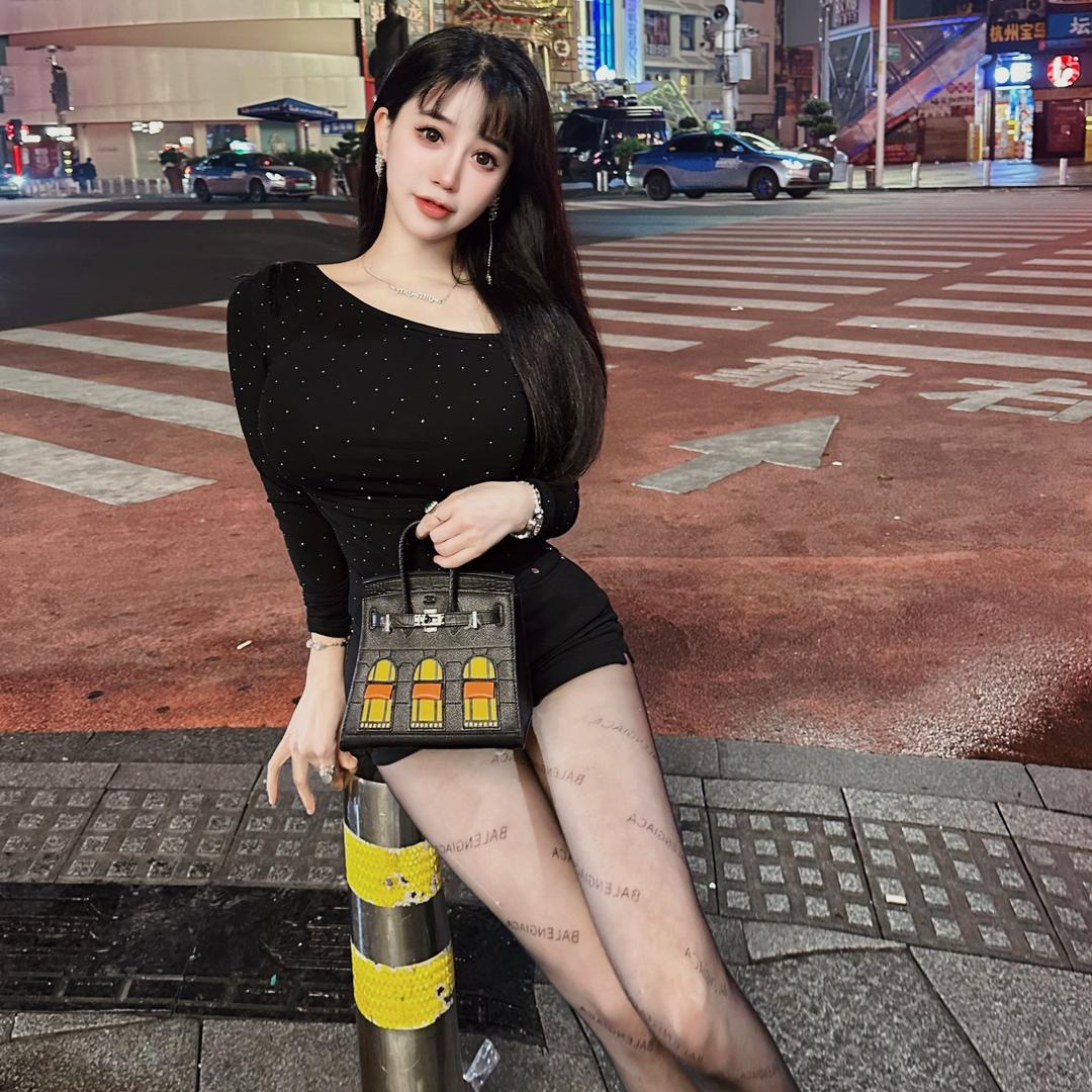 GSS黎伊儿麻辣烫连锁品牌老板娘