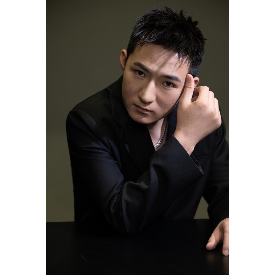 台州阿库发型设计