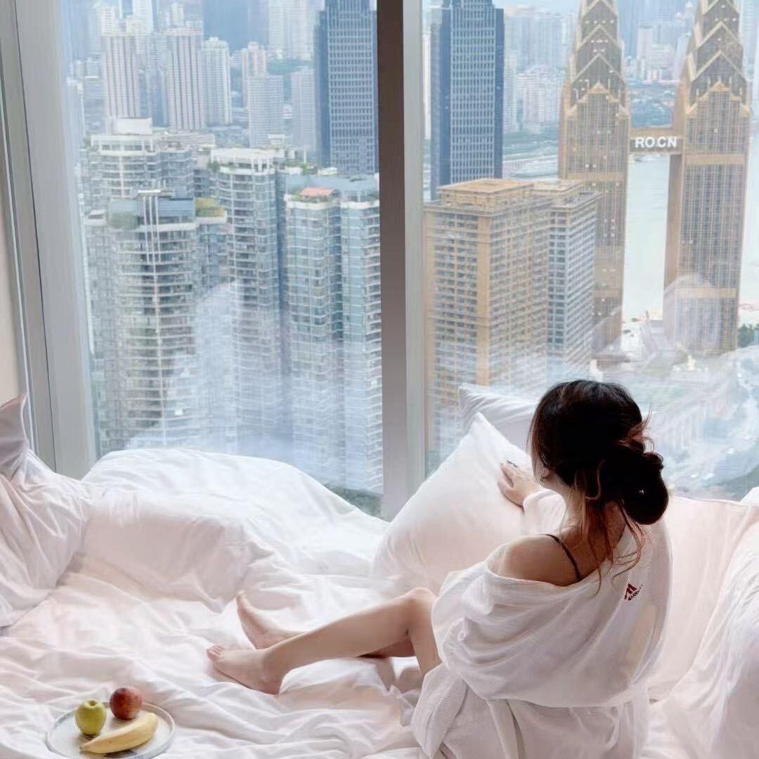 এ： 大脸猫爱吃鱼鱼鱼