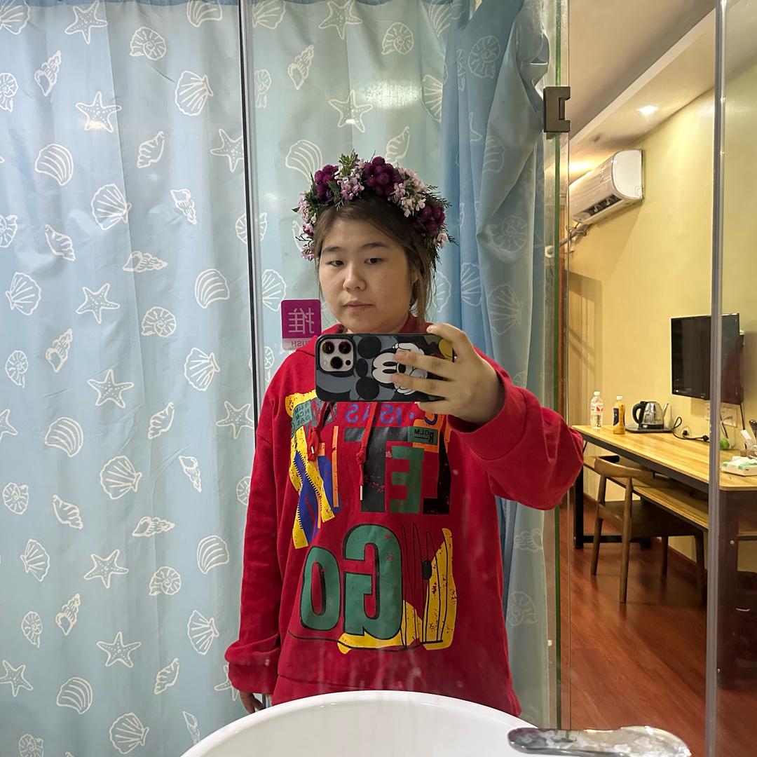 胖妹在养猪。