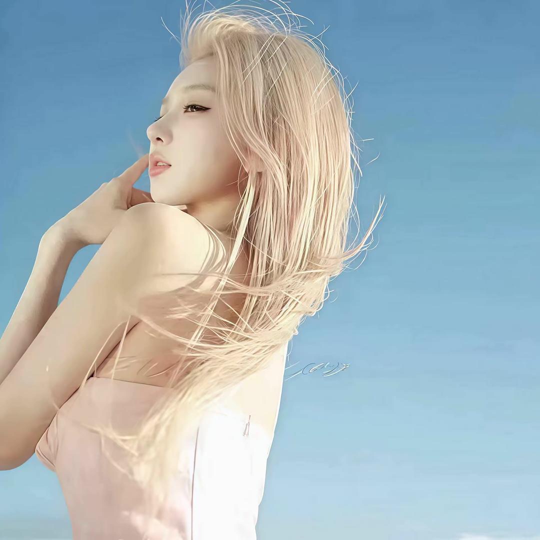 纯 情 女 主
