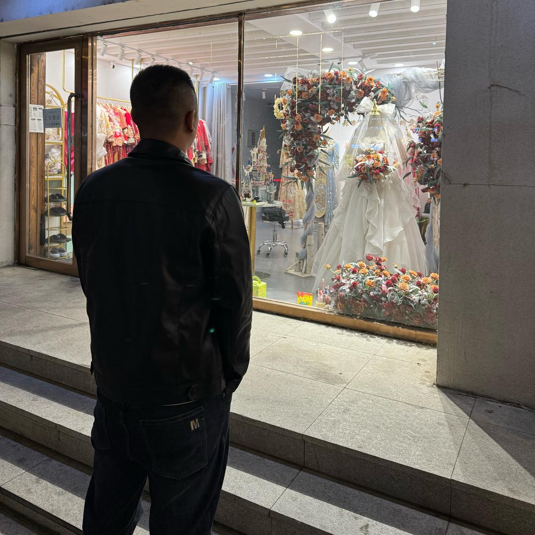 走出大牢的男人