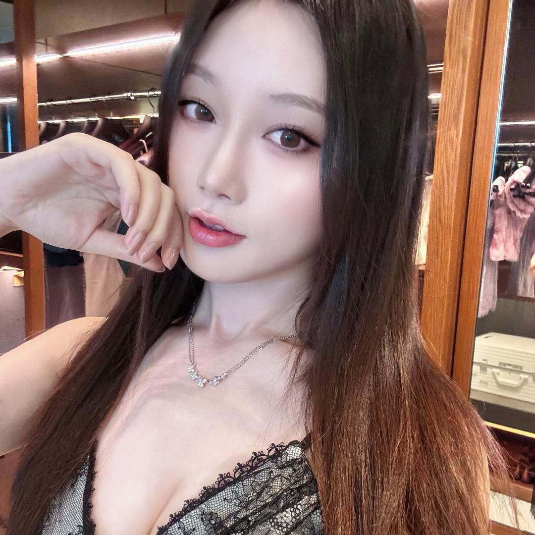 垫脚小猫