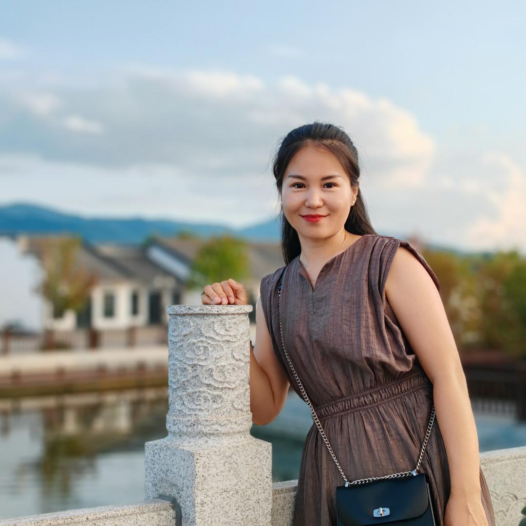 爱生活的 小丽