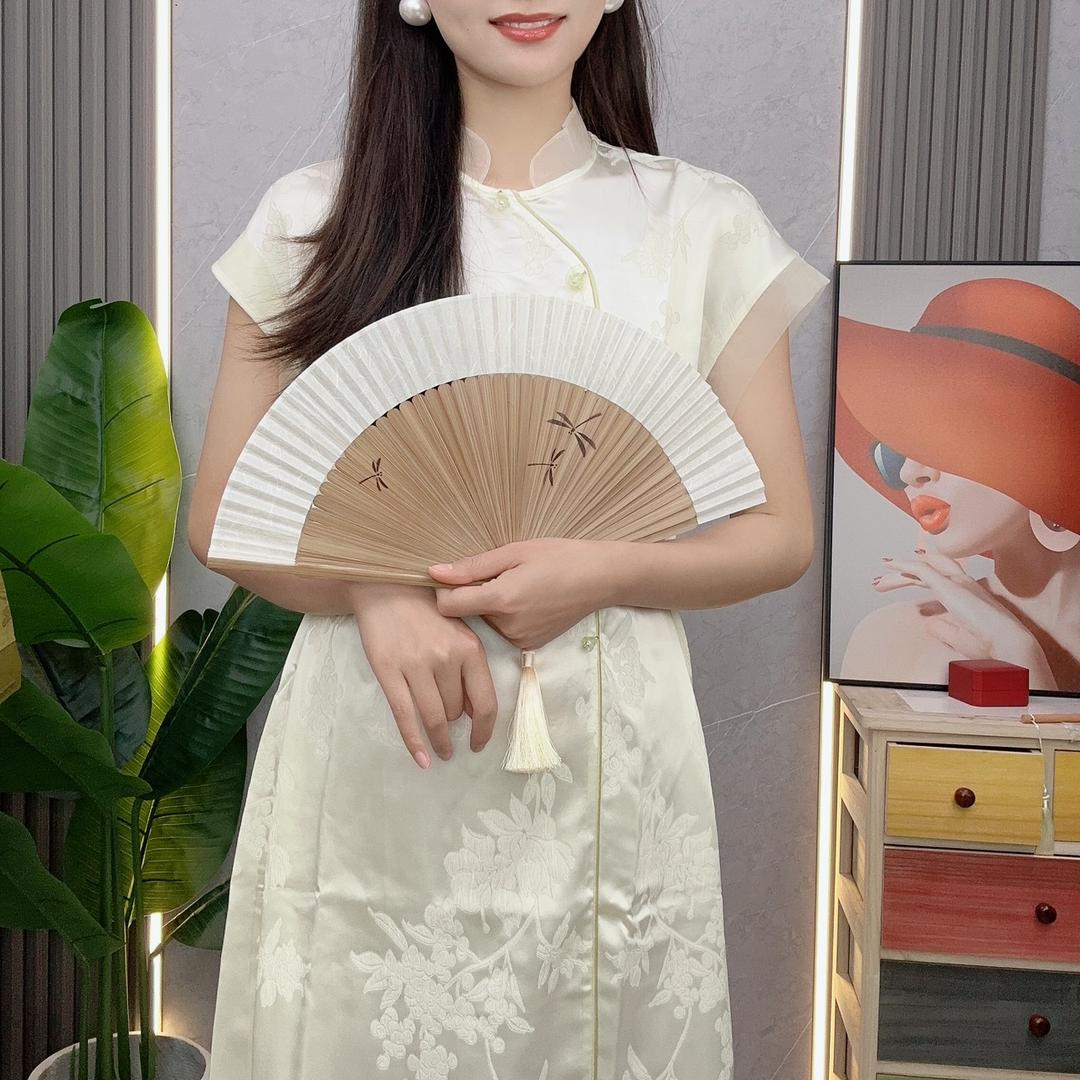 糖小七精品女装