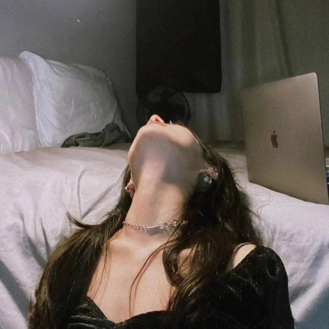 闪亮的屁灯儿✨