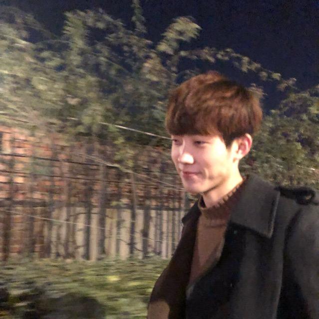 蟹黄堡秘方 v 我