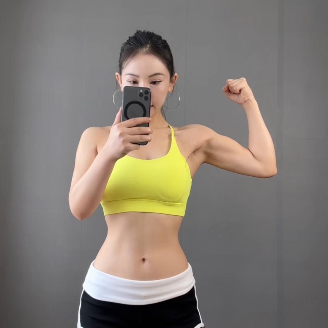 龙龙爱撸铁