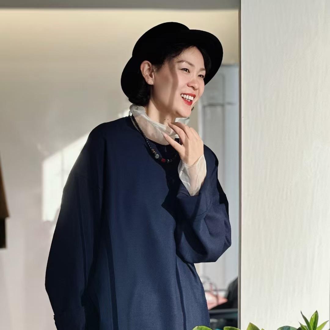 百合女装工厂店