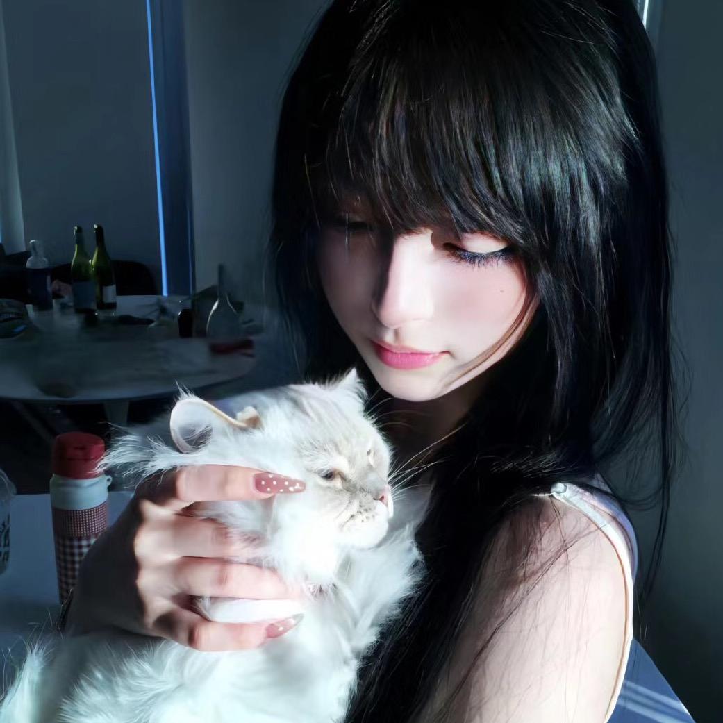 小莉姐衣柜