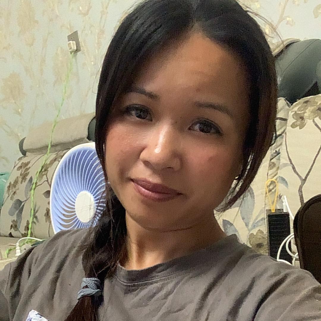 卖鱼妹
