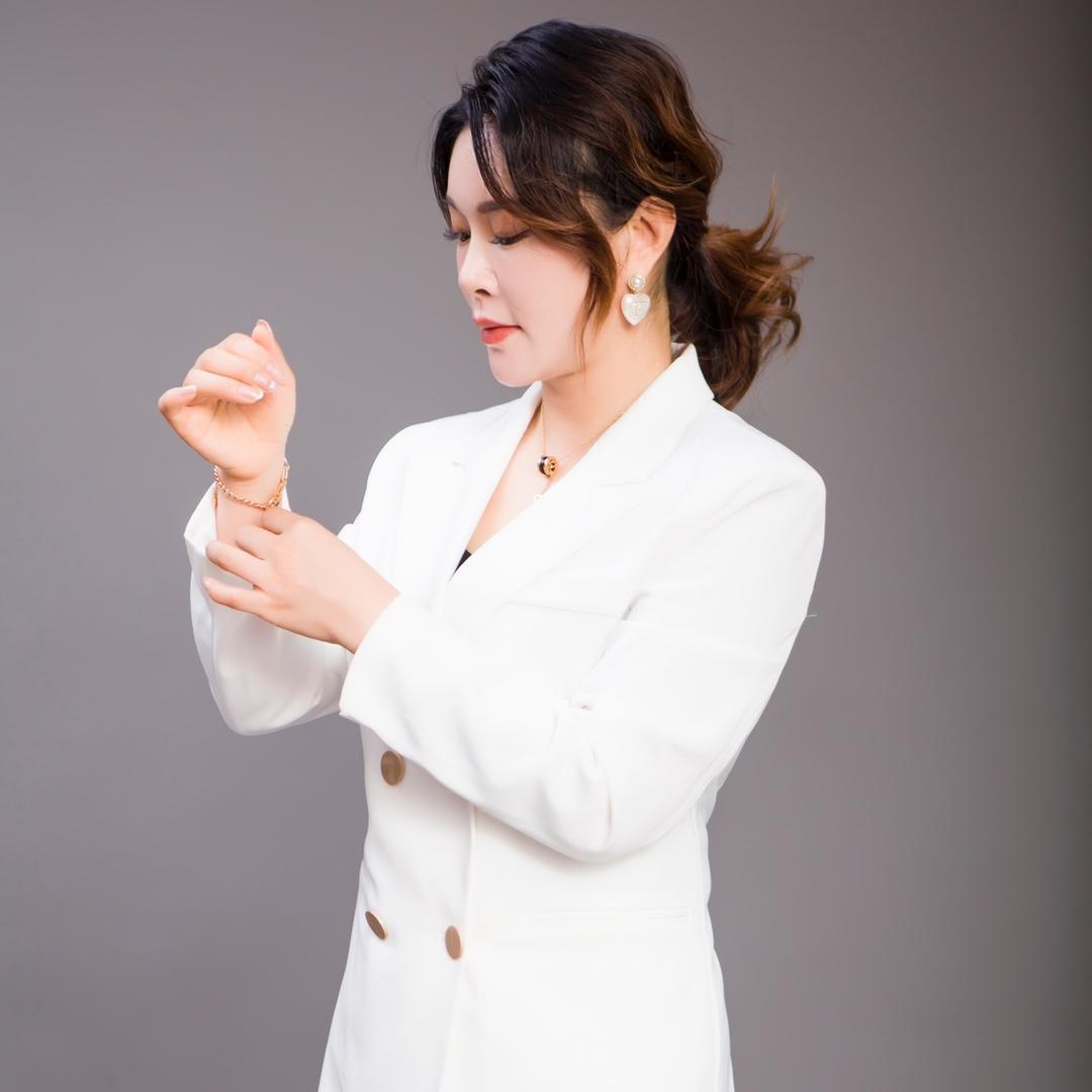 青岛珊珊～解锁火辣身材密码