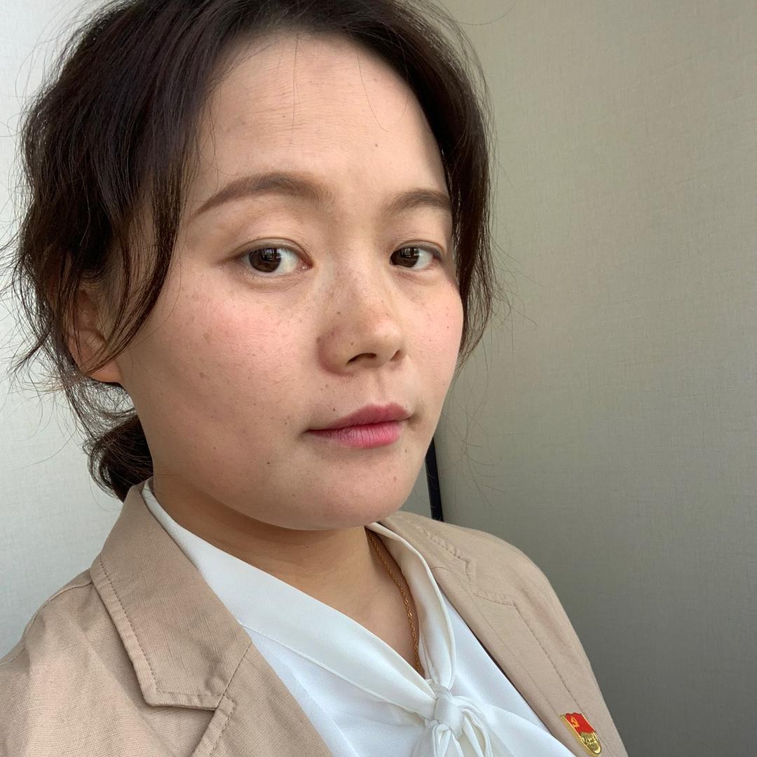 小琴在农村。