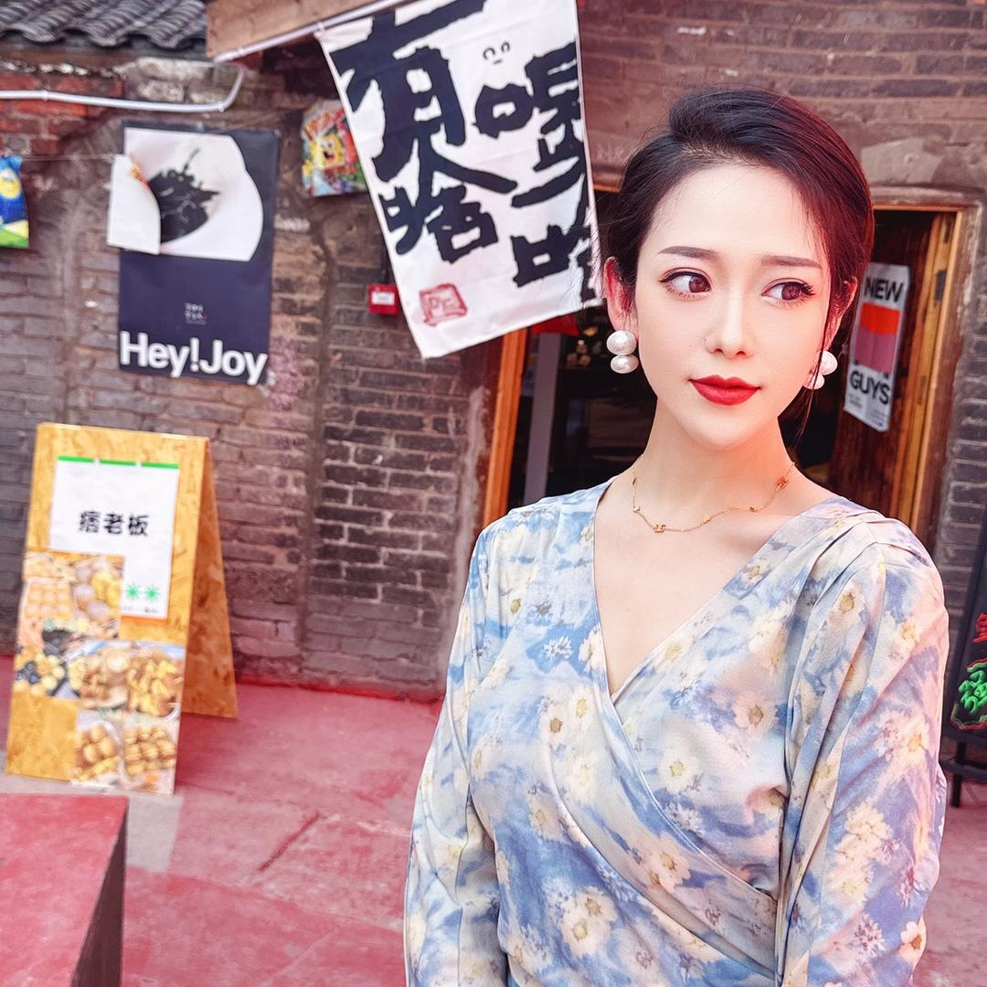 欣如♥️轻素栖花里