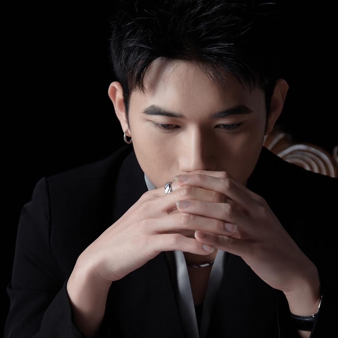 南充发型师韩非