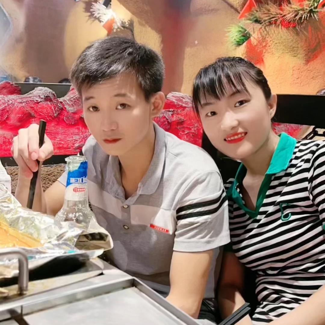 荣发倩倩