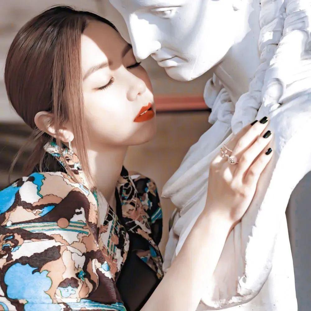 啊颖诶