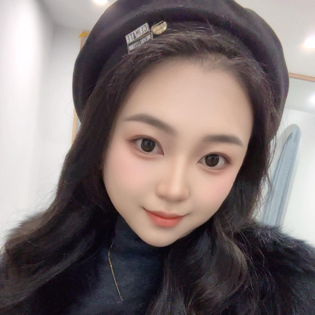 爱化妆的Anan