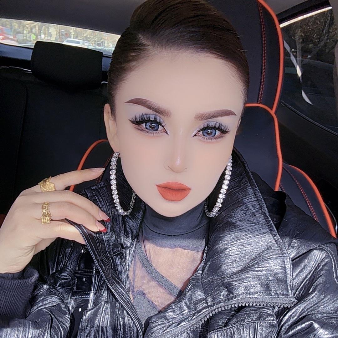 阿依百尔时尚服装店