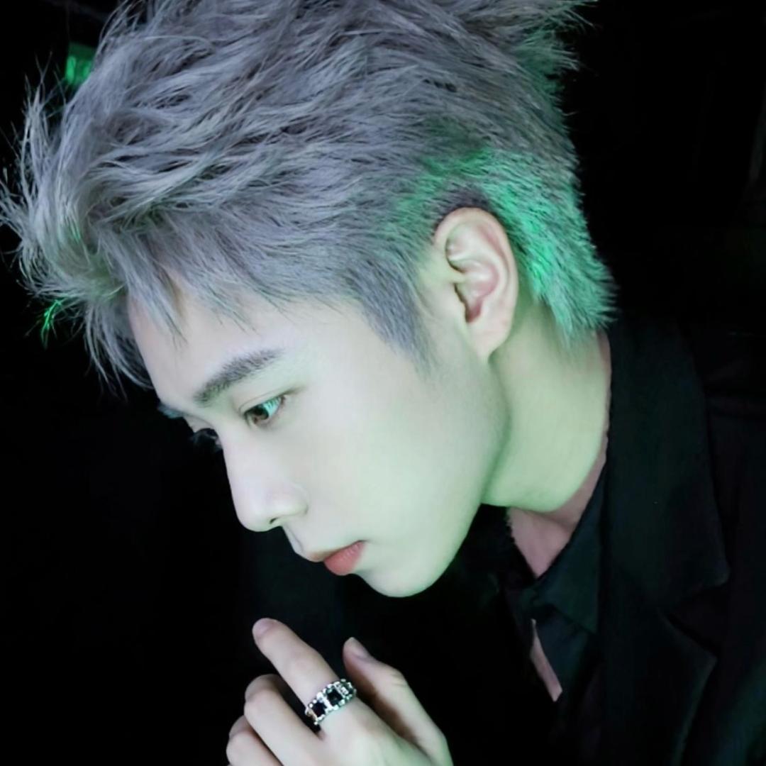 𝑮-𝑫𝑹𝑨𝑮𝑶𝑵