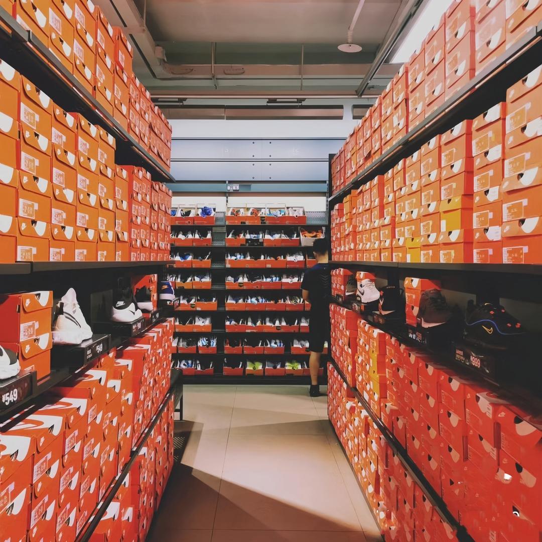 维淑麦品牌运动服装店