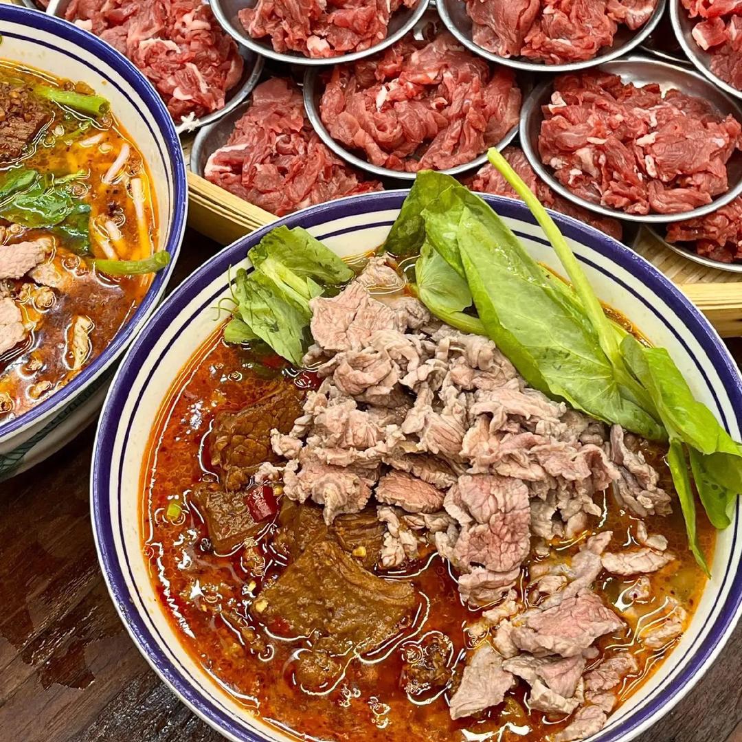 李楠楠生烫牛肉米线