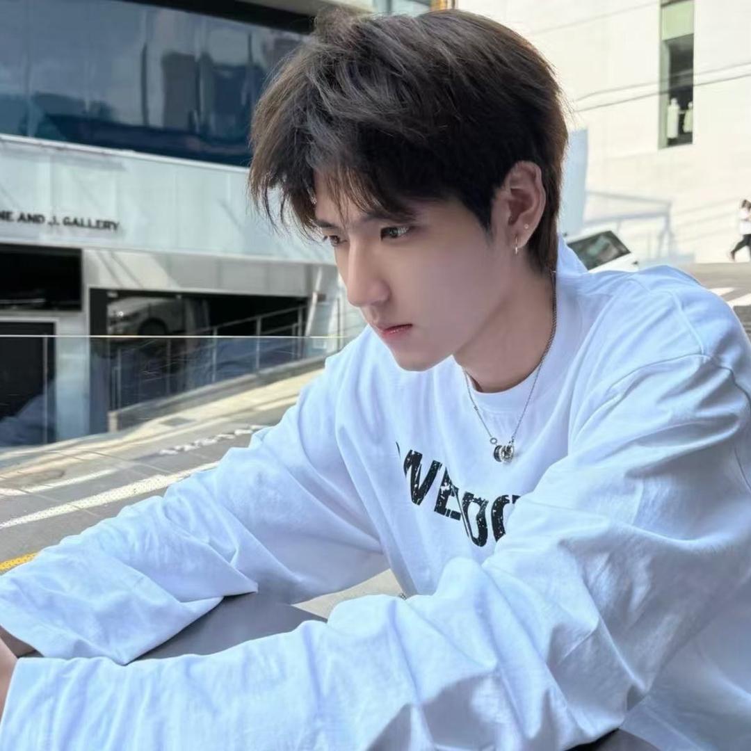 爱吃美味爆浆大蟑螂